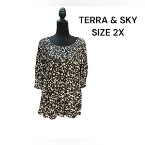 TERRA & SKY SIZE 2X WOMENS PULLOVER BLOUSE, NEVER WORN.
